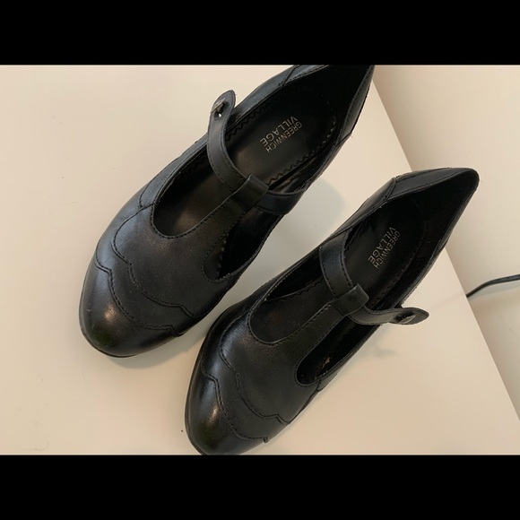 Black vintage Heels - Picture 2 of 5